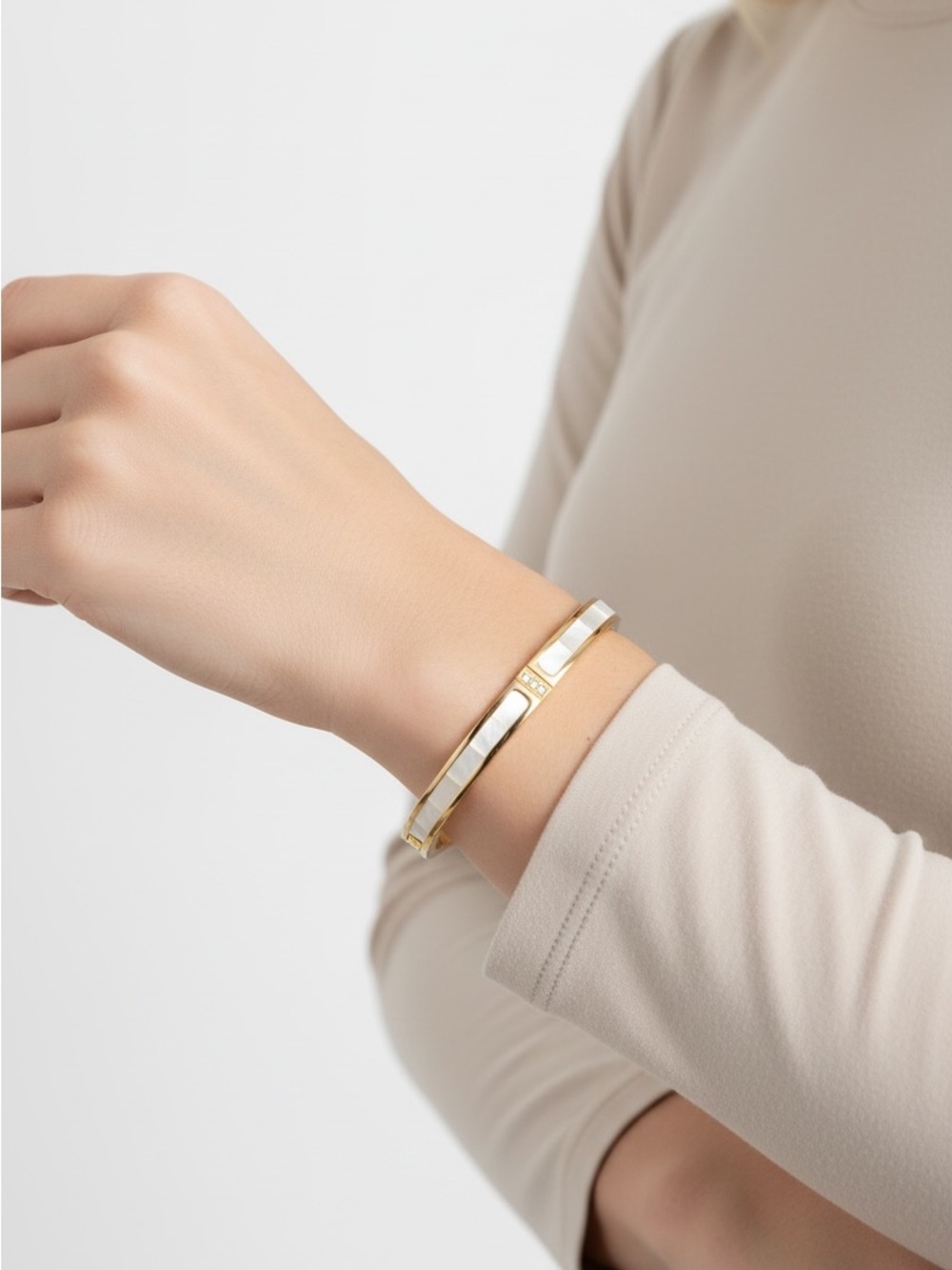 9/4 Gold and White Inlay Bangle Bracelet